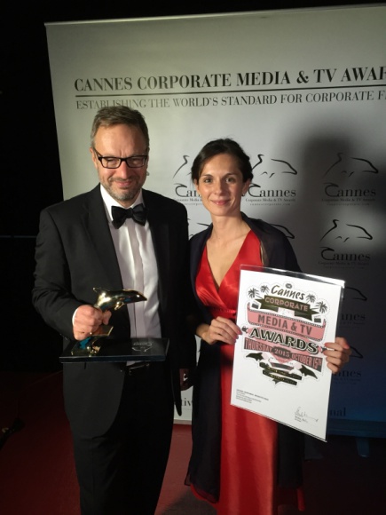 Główna nagroda na festiwalu filmowym w Cannes dla polskiego filmu! BIZNES, Edukacja - Polski film interaktywny „Olive Green” zdobył główną nagrodę – Złotego Delfina – w kategorii Interactive Videos na festiwalu filmowym Corporate Media & TV Awards 2015 w Cannes!