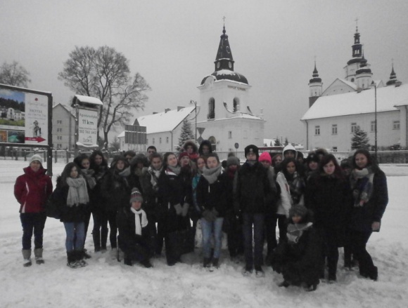 Zwiedzaj, baw się i ucz języka. Francuscy licealiści w Białymstoku BIZNES, Edukacja - Praktyczna nauka języka, poznawanie innych kultur, interesujące przyjaźnie - uczniowie Społecznego LO STO przy Fabrycznej od lat uczestniczą w wymianach językowych. W tym roku gościli uczniów i nauczycieli z Francji.
