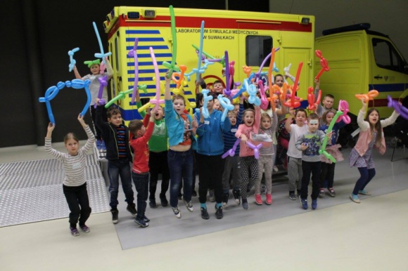 Szkoli maluchy i młodzież z podstaw pierwszej pomocy BIZNES, Edukacja - Jej postawa może być ciekawym wzorem dla wielu jej podobnych – młodych i pełnych energii ludzi, że czasami wystarczy dobry pomysł i odrobina determinacji, aby rozwijając swoje pasje stworzyć całkiem nieźle prosperującą firmę.