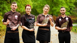 Polacy na podium europejskiego etapu Mistrzostw Barista of The Year 2016! BIZNES, Edukacja - Pod dwóch dniach intensywnych zmagań w ramach Finału Europy Mistrzostw Barista of The Year 2016 polscy bariści COSTA COFFEE stanęli na podium!