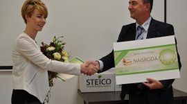 W tym roku ponownie można zdobyć nagrody firmy STEICO BIZNES, Edukacja - Czas i praca włożona w poznanie technologii STEICO mogą przynieść wymierne korzyści, o czym przekonały się laureatki pierwszej edycji konkursu. Kto w tym roku zdecyduje się zmierzyć z tematyką budownictwa energooszczędnego i zdobyć cenne nagrody pieniężne?