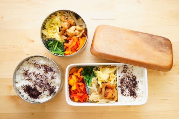 Tofu, owoce morza, sery i grillowane mięso, czyli co uczniowie jedzą na stołówka
