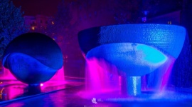 Niezwykły pokaz świetlny w Łodzi BIZNES, Kultura - Serdecznie zapraszamy na pokaz iluminacji świetlnej placu już dziś o godz. 21 przy zbiegu ulic Sienkiewicza i Traugutta w Łodzi.