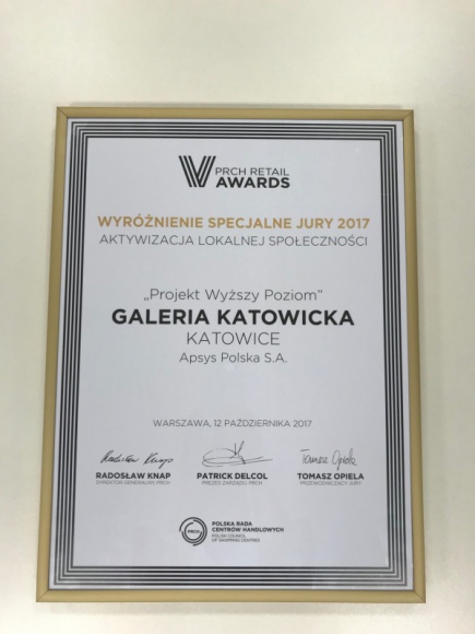GALERIA KATOWICKA Z WYRÓŻNIENIEM SPECJALNYM NA 8. GALI PRCH RETAIL AWARDS BIZNES, Kultura - „Projekt Wyższy Poziom”, realizowany przez Galerię Katowicką, otrzymał Wyróżnienie Specjalne Jury 2017 prestiżowego konkursu, organizowanego przez Polską Radę Centrów Handlowych. Eksperci docenili przełomowość projektu i jego głęboką integrację z dziesiątkami tysięcy klientów.