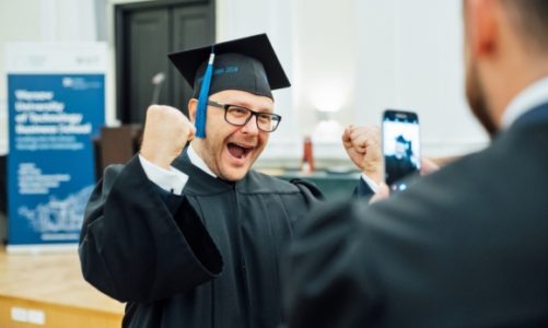 Managerowie planują edukację. Szkoła Biznesu Politechniki Warszawskiej rekrutuje