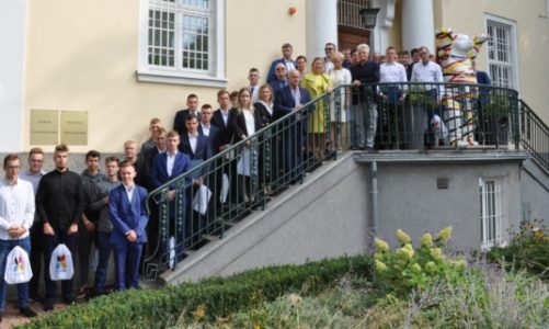 Pierwsze certyfikaty dla operatorów maszyn do produkcji drzewnej