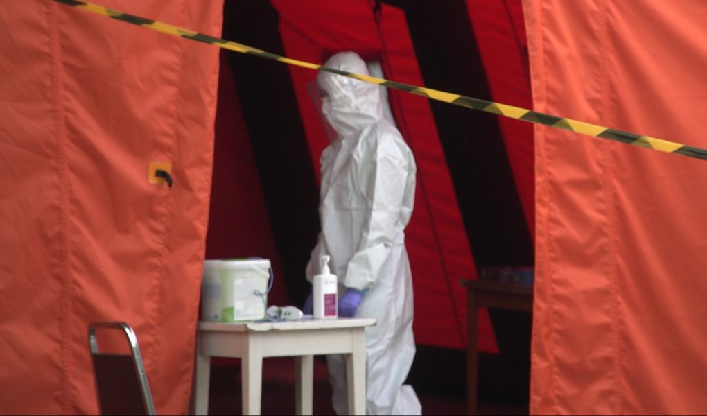 pandemia-zdj1_2-1 Amerykańscy naukowcy twierdzą, że koronawirus dostaje się do mózgu. Skutki jego działania mogą być długotrwałe