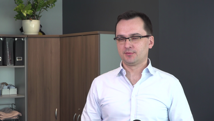 Inteligentne kamery pozwalają na transmisje sportowe bez udziału człowieka. W Polsce sztuczna inteligencja transmituje już mecze piłkarskie
