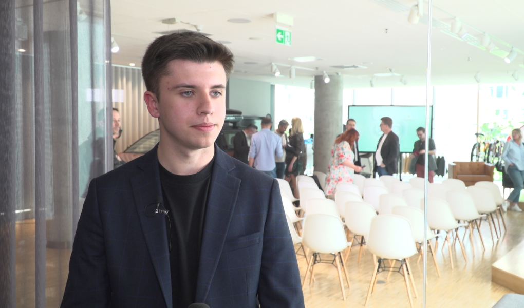 volvo-technologie-foto-1 Coraz bliżej pojawienia się w pełni autonomicznych aut na drogach. Sztuczna inteligencja już teraz zapobiega wypadkom drogowym