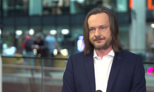 Rynek magazynów energii rośnie coraz szybciej. Idzie za tym spadek kosztów i rozwój technologii