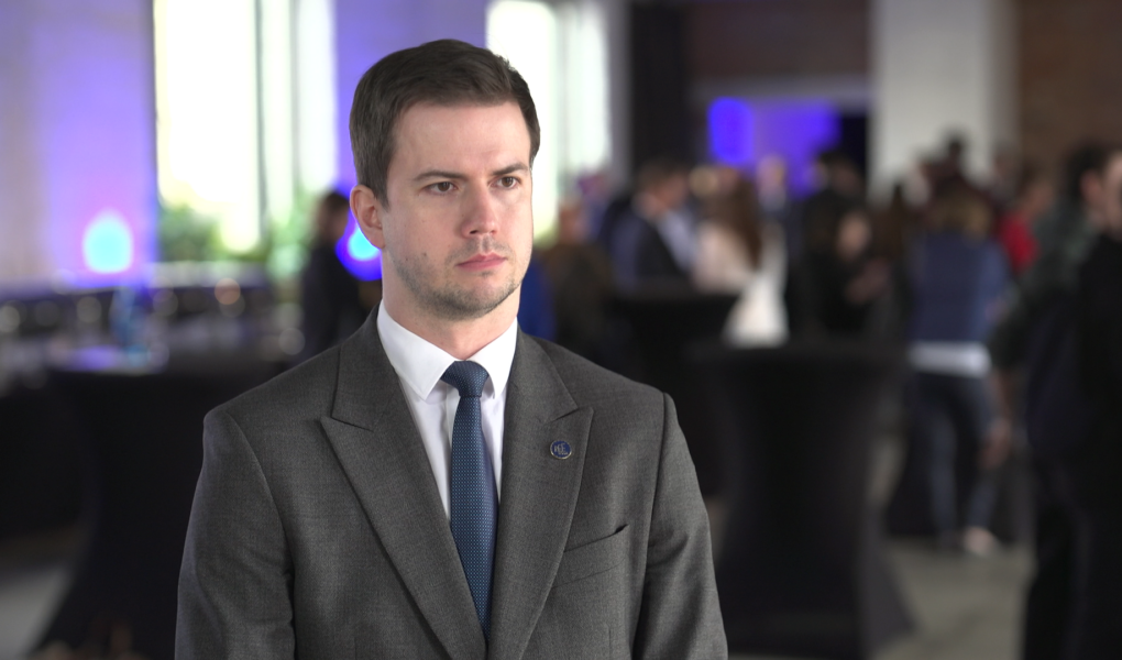 polak-wiedza-finansowa-foto Polacy obawiają się o swoje cyberbezpieczeństwo w obszarze finansów. Połowa odczuwa braki w wiedzy na ten temat