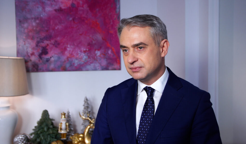 UE przyspiesza rozwój sztucznej inteligencji i infrastruktury cyfrowej. Na terenie Unii powstanie 19 fabryk AI, w tym dwie w Polsce